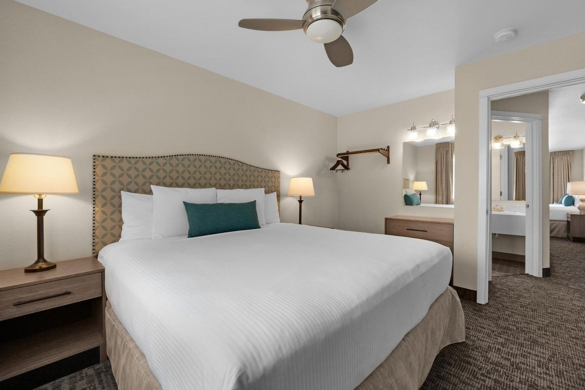 Pelican Shores Inn Линкольн-Сити Экстерьер фото